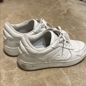 Alo Recovery White Sneakers Men 10 Women 11.5 w Original Box and extra laces